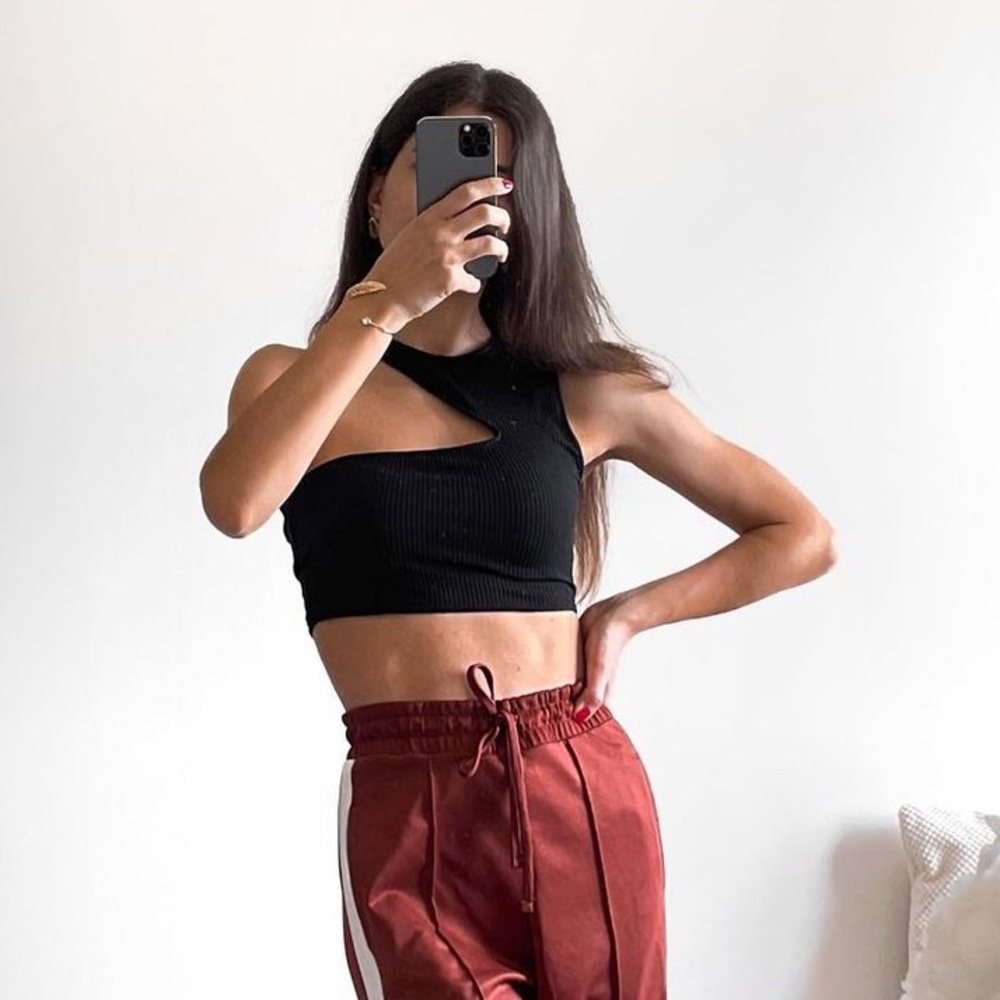 𝗡𝗪𝗧 𝗭𝗮𝗿𝗮 • Cut Out Crop Top - Picture 8 of 17